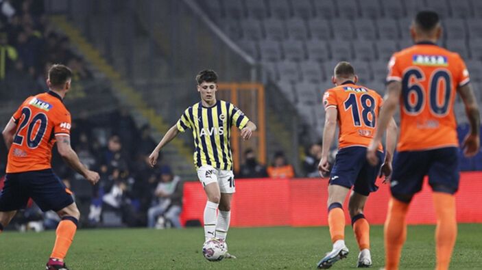 Fenerbahçe - Başakşehir maçının ilk 11'leri