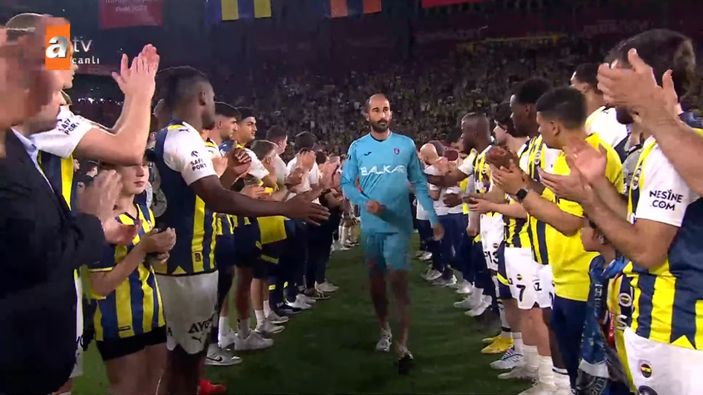 Fenerbahçe, Başakşehir'i alkışladı