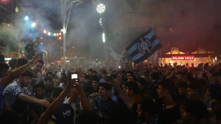 Adana Demirspor'un UEFA Konferans Ligi'ne katılacak olması coşkuyla kutlandı
