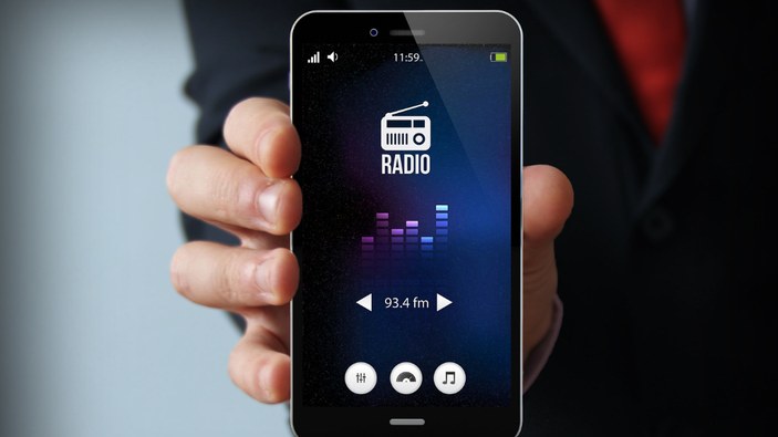 Sene olmuş 2023! Telefonlardaki FM radyolar neden kulaklık olmadan çalışmaz