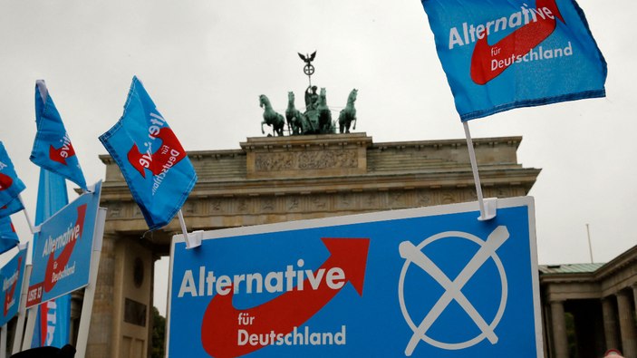 Almanya’da aşırı sağcı AfD yükselişe geçti