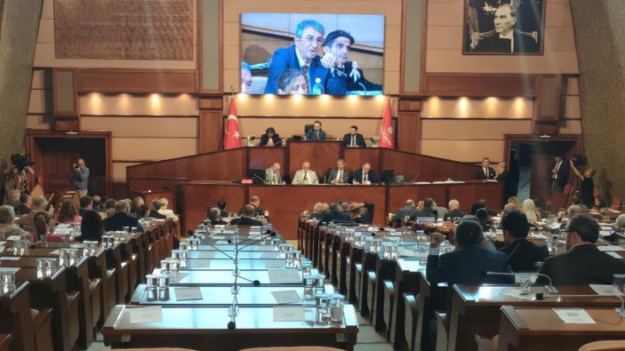 İBB Meclisi'nde Ekrem İmamoğlu’na yangın tepkisi