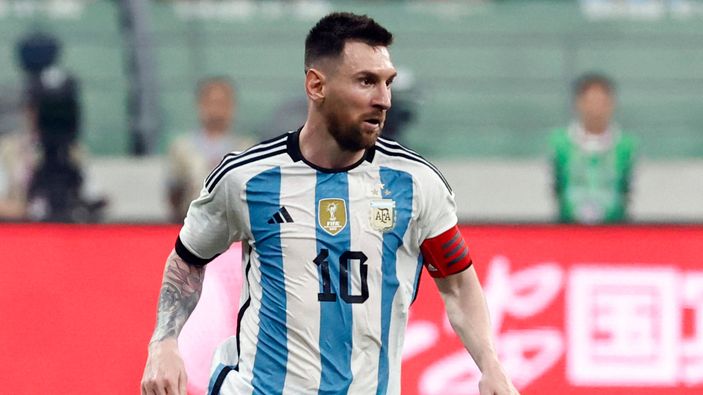 Lionel Messi kariyerinin en erken golünü attı