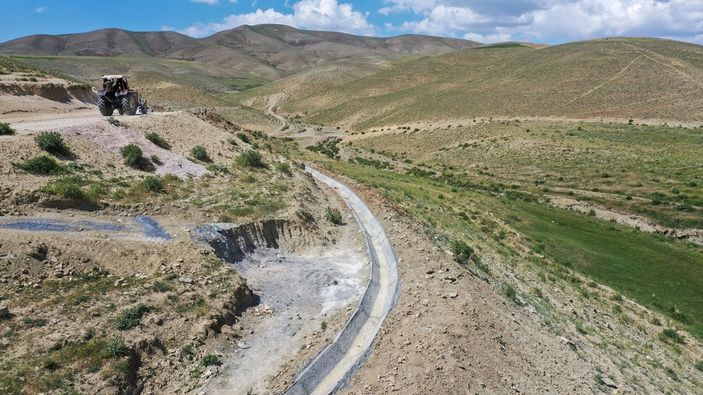 Van'da yapılan sulama kanalıyla 150 hektarlık alan suya kavuşturuldu