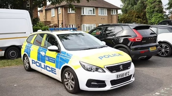Londra’daki bir evde 2’si çocuk 4 kişinin cesedi bulundu