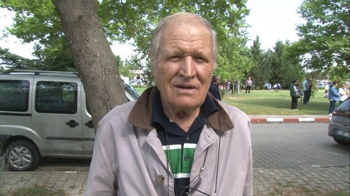 Edirne'de 80 yaşındaki Şevki Kılıç üniversite sınavına girdi