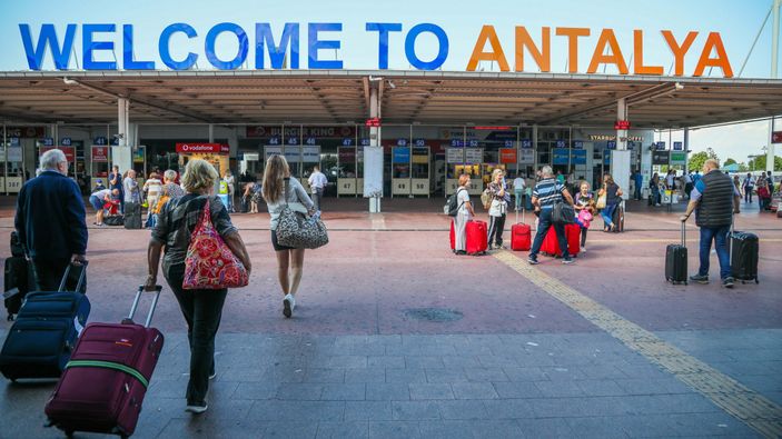 Antalya'da yeni rekor kırıldı! Bir günde 86 bin 278 kişi geldi
