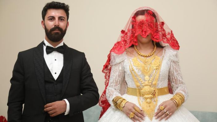 Van'daki aşiret düğününde 6 milyon TL takıldı