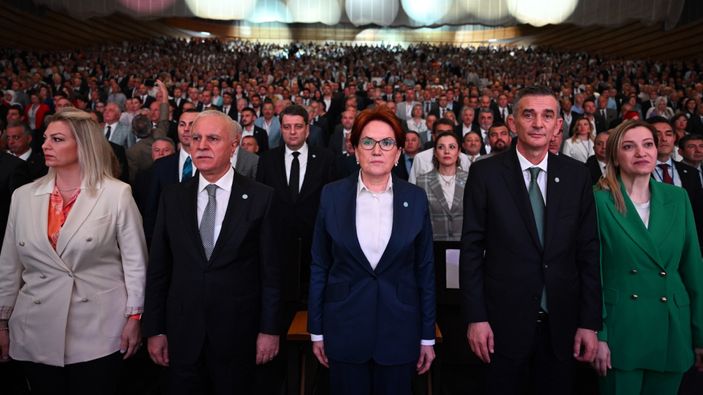 Ümit Özdağ, Meral Akşener'in sözleri sonrası 15 vekil olayını anlattı