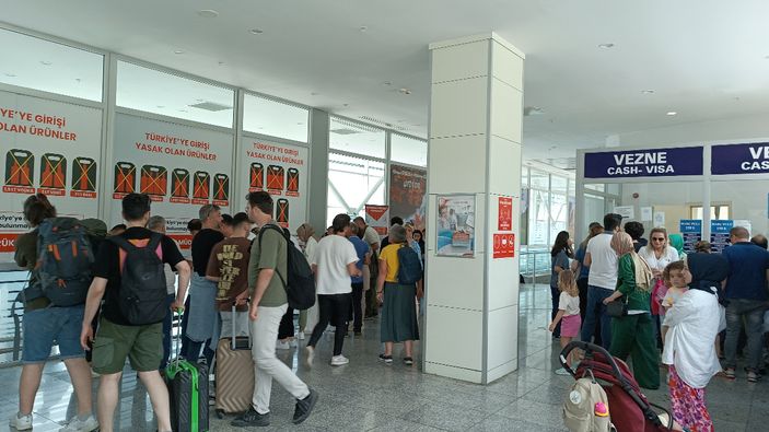 Sarp Sınır Kapısı'nda bayram yoğunluğu