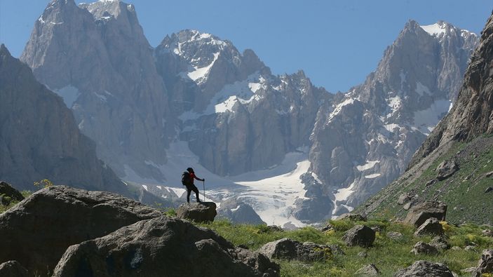 Terörden temizlenen Hakkari'nin dağlarında artık turizm faaliyetleri yapılıyor