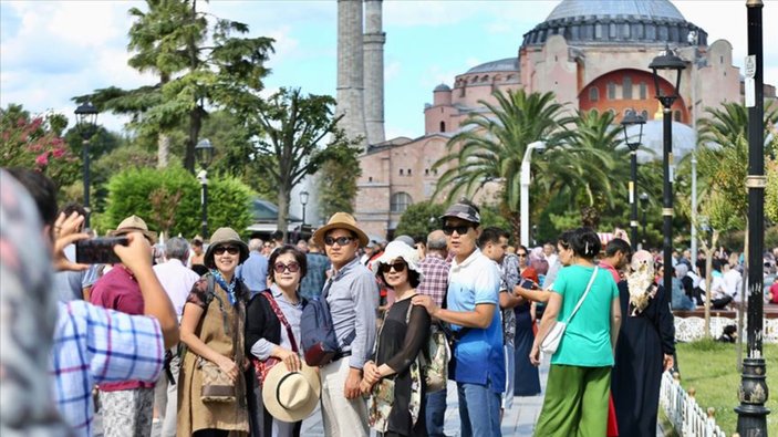 İstanbul'a gelen turist zayısı açıklandı! Yüzde 19 artış var