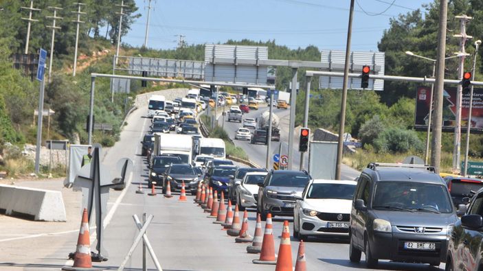 Bodrum’a akın var! 4,5 günde 100 bin araç geldi