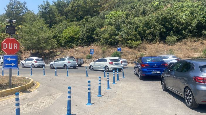 Fethiye'ye tatilci akını! 5 kilometre araç kuyruğu oluştu