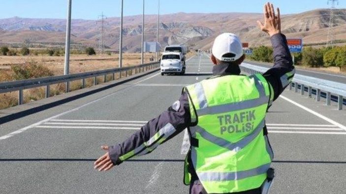 Ali Yerlikaya'dan dönüş yolundaki tatilcilere: 'Lütfen trafik kurallarına uyalım'