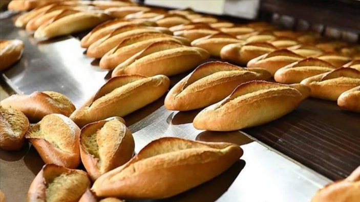İzmir'de ekmek 7 lira oldu