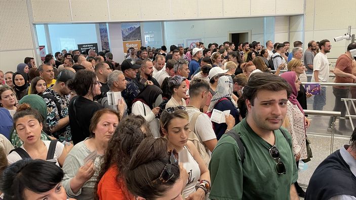 Artvin Valiliği açıkladı! Sarp Sınır Kapısı'ndan 270 bin kişi geçti