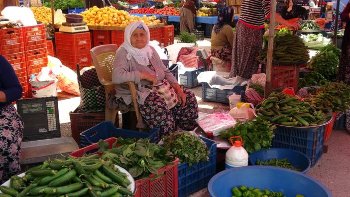 Uşak'ta yaşanan sel felaketi pazar fiyatlarını etkiledi