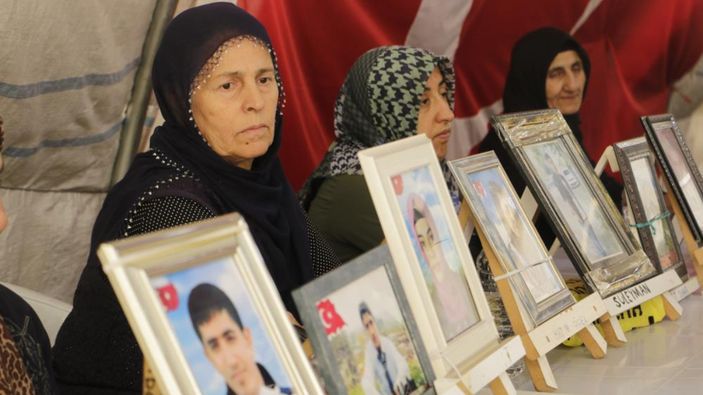 Diyarbakır'da ailelerin evlat nöbeti devam ediyor