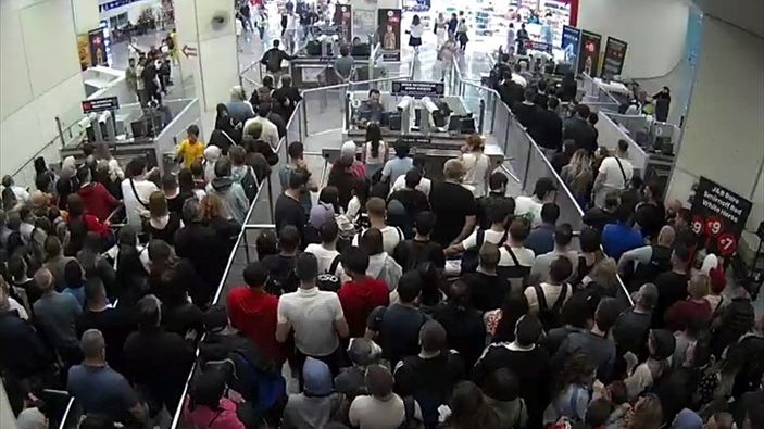 Ticaret Bakanlığı gümrük kapılarından 1 milyon 126 bin 761 yolcu geçtiğini açıkladı