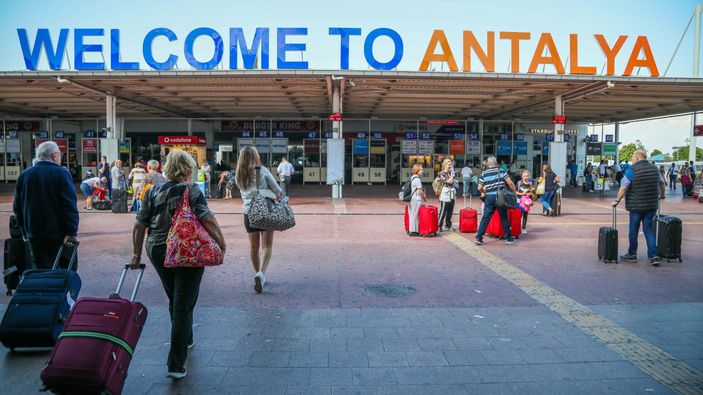 Antalya Havalimanı, Avrupa'nın 7. yoğun havalimanı oldu