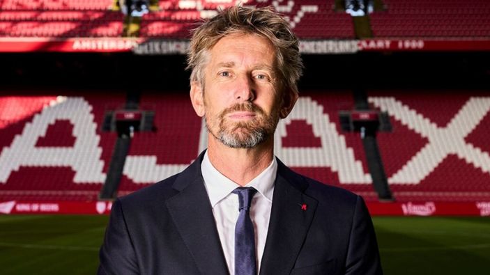 Efsane kaleci Edwin van der Sar, hastaneye kaldırıldı