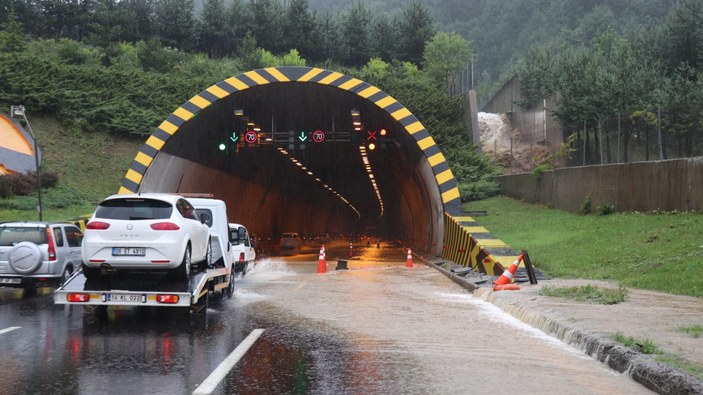 Bolu Dağı Tüneli İstanbul yönü ulaşıma kapatıldı