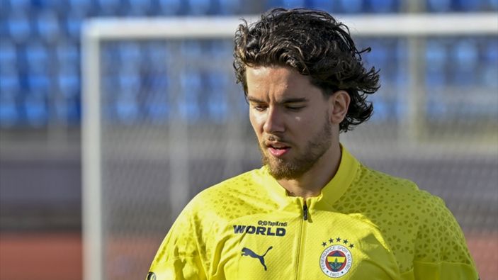 Ferdi Kadıoğlu, ilk etapta Fenerbahçe'de kalmak istiyor