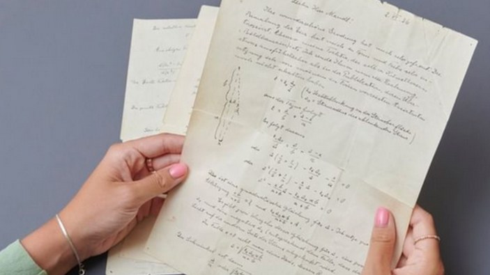 Albert Einstein'ın notları rekor fiyata satıldı