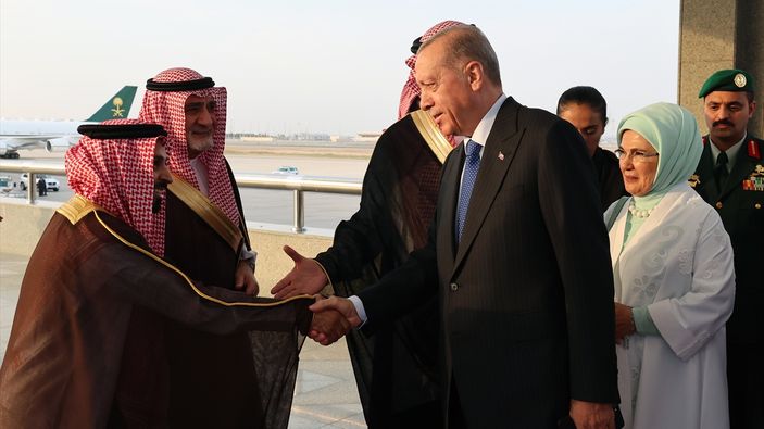 Cumhurbaşkanı Erdoğan Suudi Arabistan'da