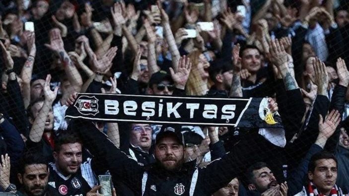 Beşiktaşlı taraftarlar kombineleri tüketti