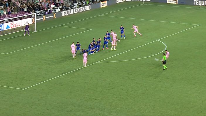 Lionel Messi'den Inter Miami kariyerine hızlı başlangıç: Frikikten attı