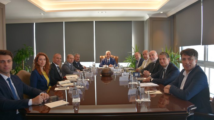 Ticaret Bakanı Ömer Bolat, iş dünyası temsilcileri ile buluştu