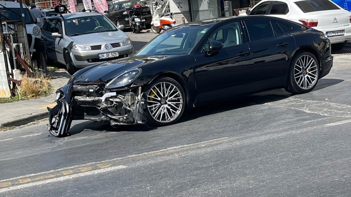 Beşiktaşlı Umut Meraş trafik kazası geçirdi