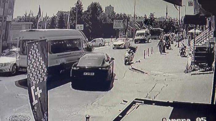 Beşiktaşlı Umut Meraş'ın yaptığı kaza kameralara yansıdı