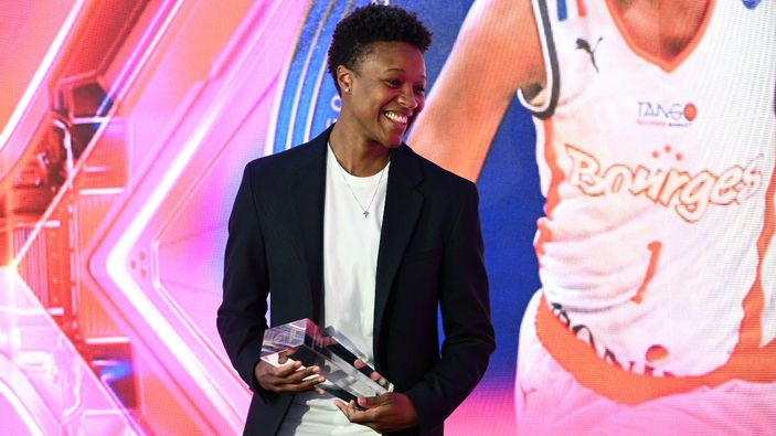 Fenerbahçe Kadın Basketbol Takımı, Yvonne Anderson ile anlaştı