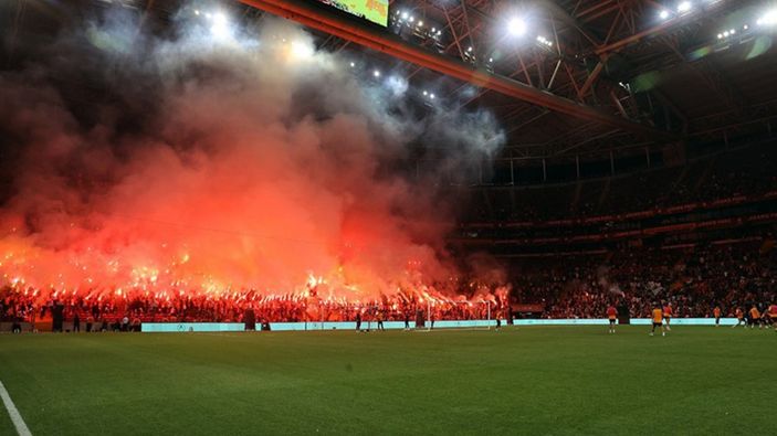 UEFA, Galatasaray'ı yıl sonuna kadar incelemeye aldı