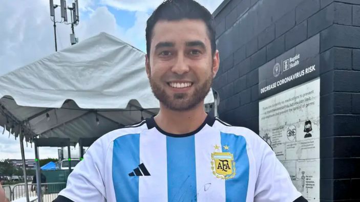 Messi'den imza alan temizlik görevlisi kovuldu