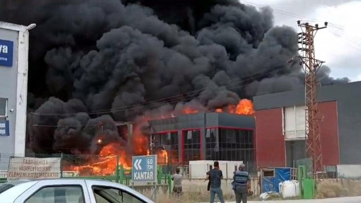 Tekirdağ'da kimya fabrikasında yangını çıktı