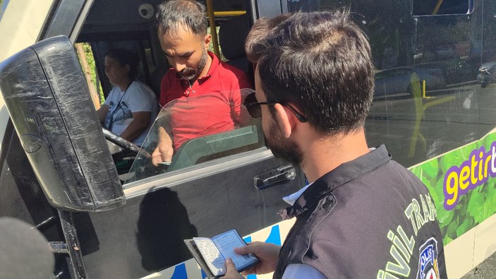 İstanbul'da minibüs şoförü denetime muayenesiz yakalandı: Gün yok, muayeneye yer bulamıyorum