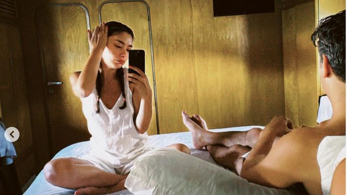 Neslihan Atagül ve Kadir Doğulu teknede tatil yapıyor