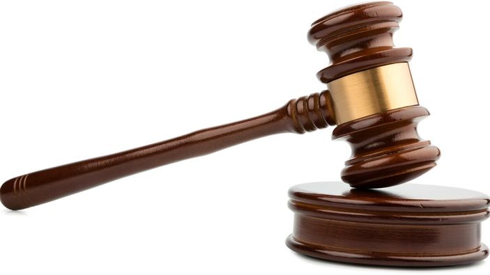 Mahkemeden emsal karar: Korona aşısı olmadığı için kovulan genc işe iade edildi