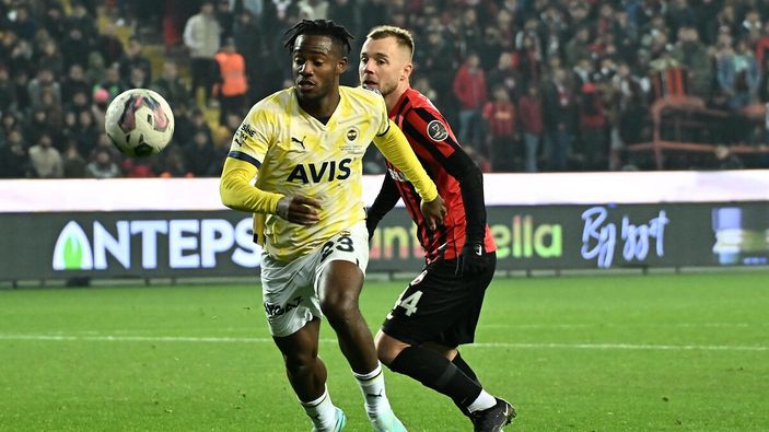 Fenerbahçe - Gaziantep FK maçının ilk 11'leri