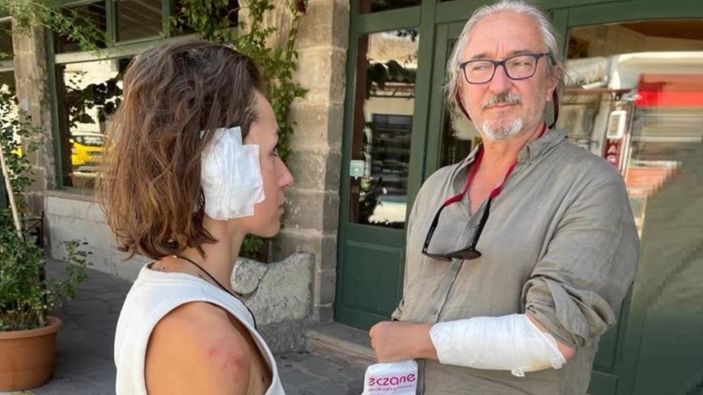 Nevşehir'de başıboş köpekler turistlere saldırdı