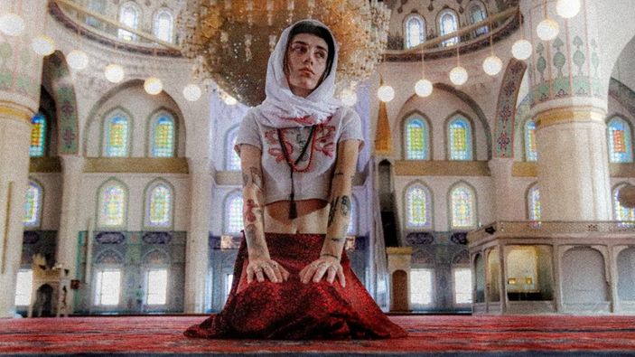 Ankara'da camide yapılan çekimde dini değerlere saygısızlık