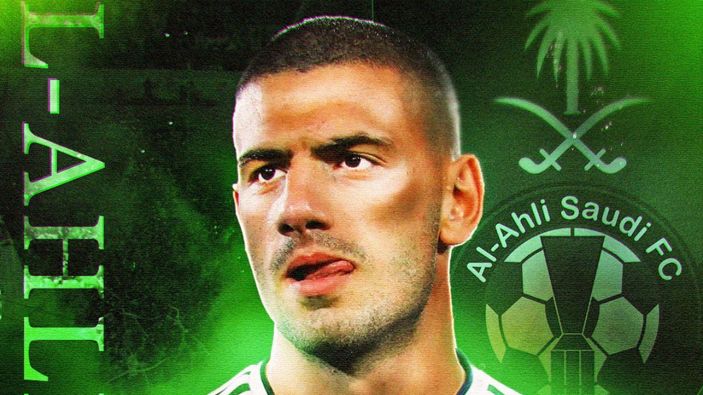 Merih Demiral'dan şaşırtan imza! Fenerbahçe derken şoke etti