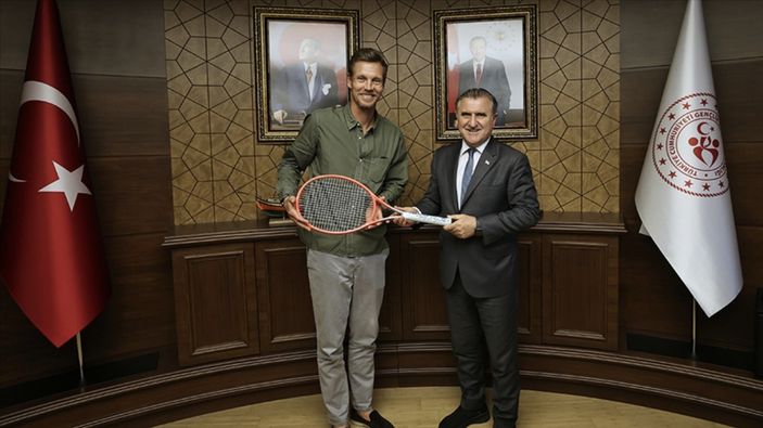 Bakan Bak, Çek tenisçi Tomas Berdych'i ağırladı