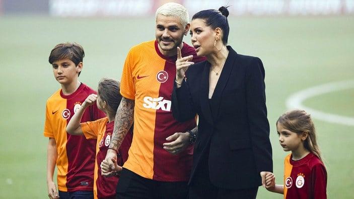 Wanda Nara Galatasaray formalı pozlarıyla sosyal medyayı salladı! 'Galatasaray’ın Kraliçesi'