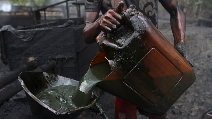 Nijerya'dan Nijer'e taşıyorlardı: Kaçak petrol ele geçirildi