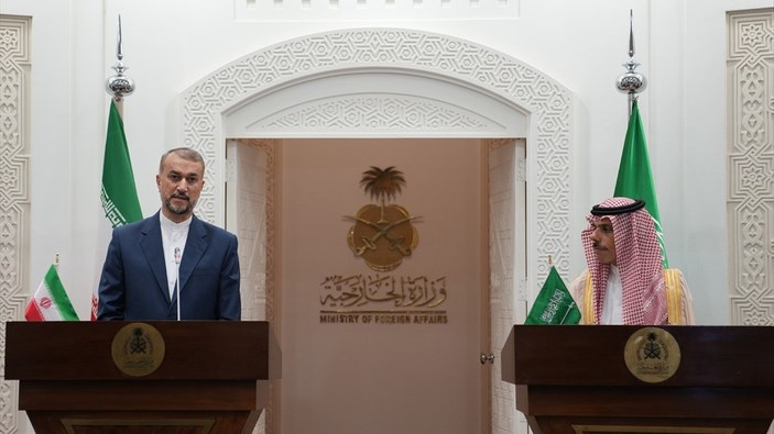 İran Cumhurbaşkanı Reisi, Kral Selman'ın daveti üzerine Riyad'ı ziyaret edecek